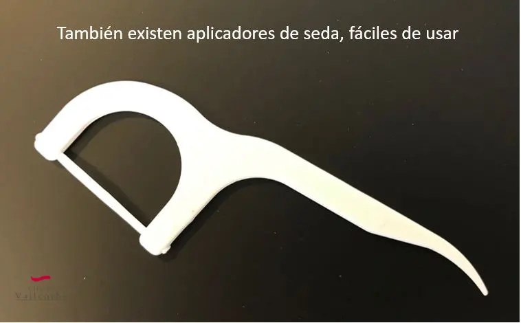 Usar seda dental es fundamental para una buena salud bucodental Usar seda dental es fundamental para una buena salud bucodental