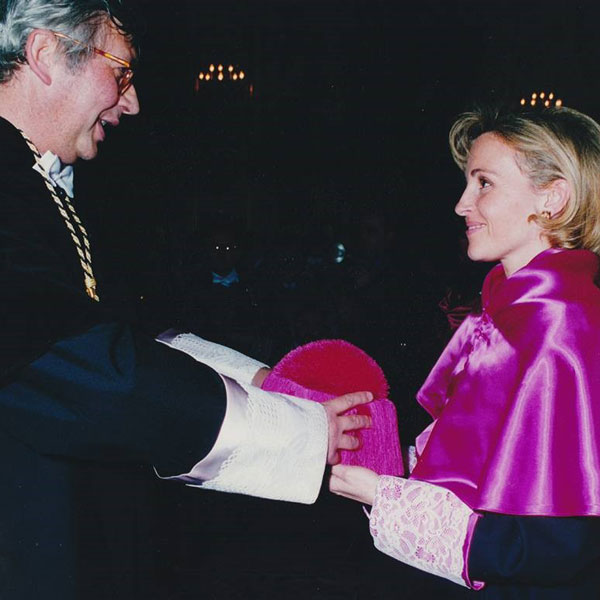  Dra. Vallcorba, académico de la Real Academia Europea de Doctores